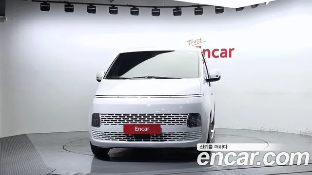Hyundai Staria 2025 thumb 3