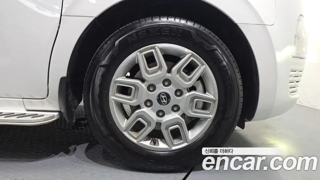 Hyundai Staria 2025 thumb 5