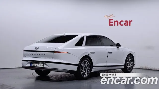 Hyundai Grandeur 2023 thumb 2