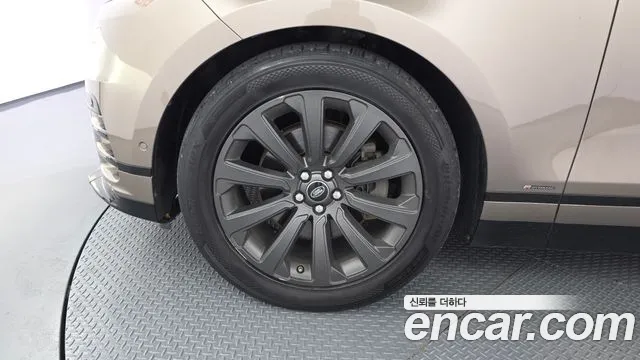 Land Rover Range Rover Velar 2019 thumb 5