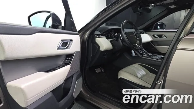 Land Rover Range Rover Velar 2019 thumb 10
