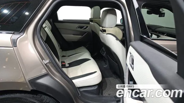 Land Rover Range Rover Velar 2019 thumb 12
