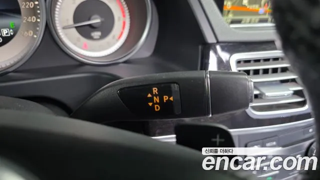 Mercedes-Benz E-Класс 2015 thumb 9