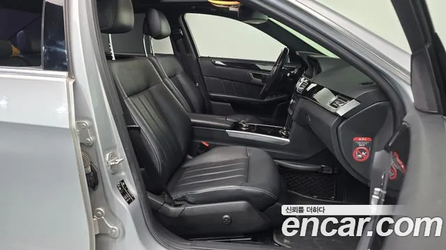 Mercedes-Benz E-Класс 2015 thumb 11