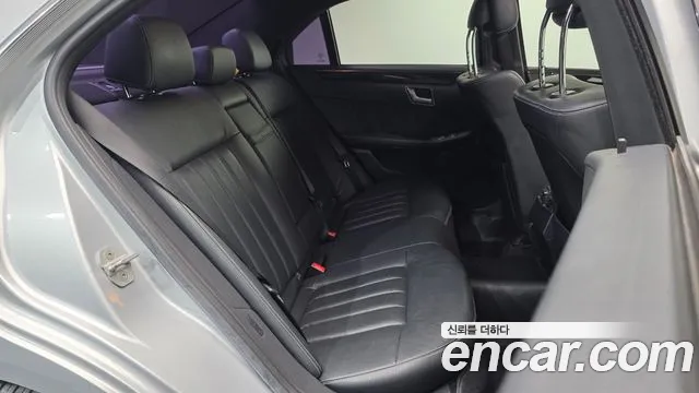 Mercedes-Benz E-Класс 2015 thumb 12