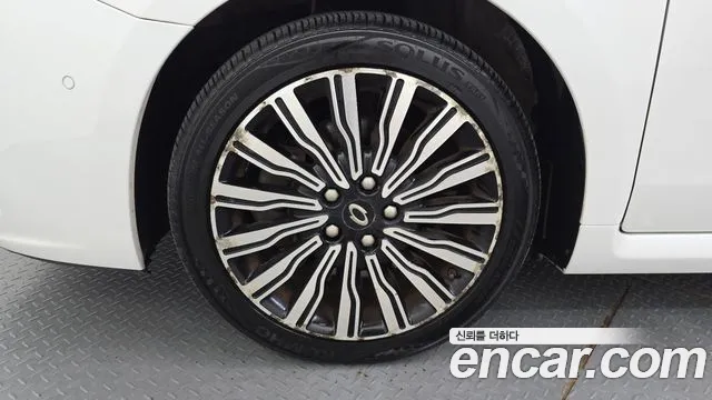 Renault-KoreaSamsung Latitude 2015 thumb 5