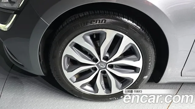 Renault-KoreaSamsung Megane 2017 thumb 5