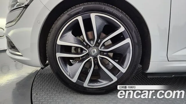 Renault-KoreaSamsung Megane 2016 thumb 5