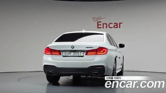 BMW 5-Series 2018 thumb 3