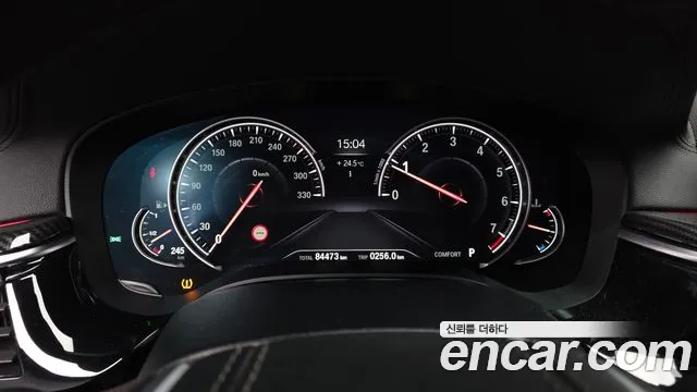 BMW 5-Series 2018 thumb 7