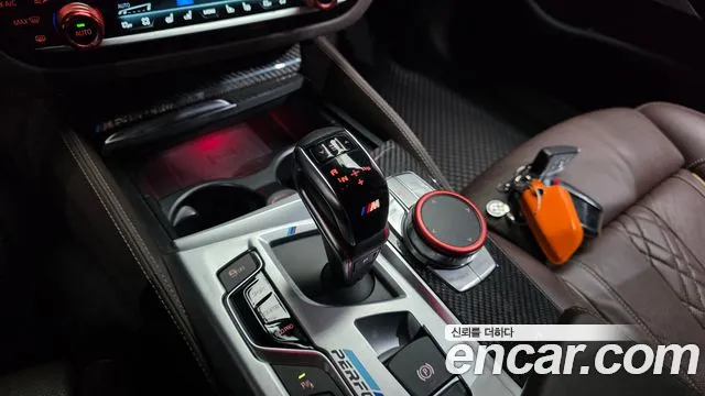 BMW 5-Series 2018 thumb 8