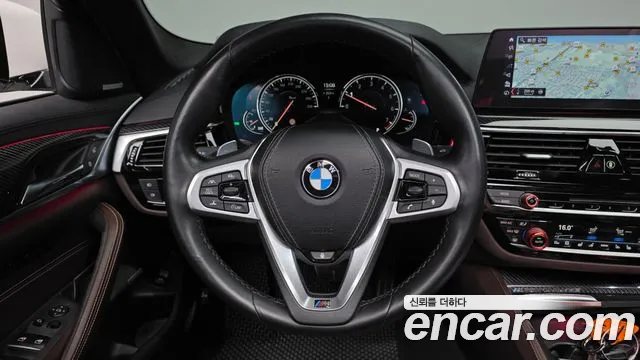 BMW 5-Series 2018 thumb 12