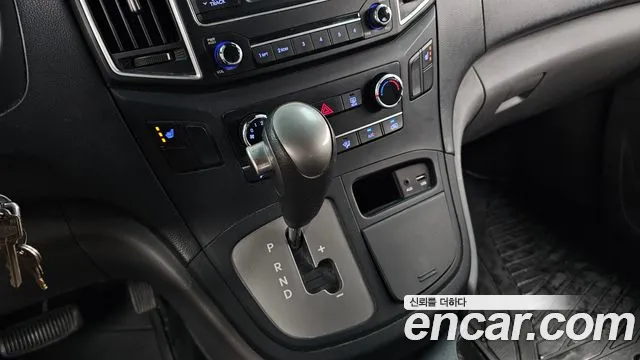 Hyundai Starex 2016 thumb 9
