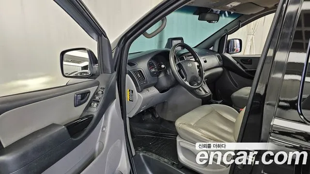 Hyundai Starex 2016 thumb 10