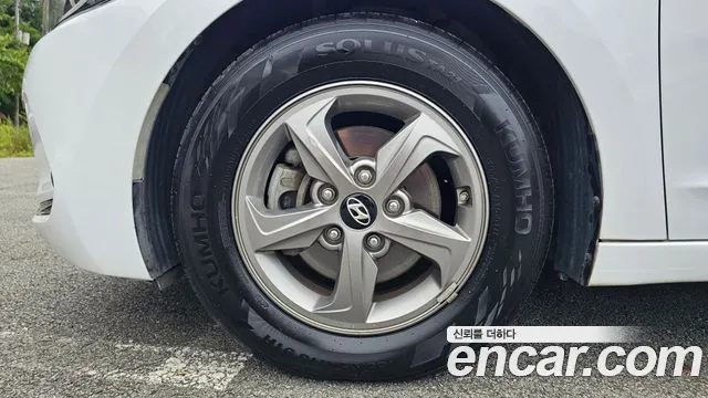 Hyundai Avante 2016 thumb 5
