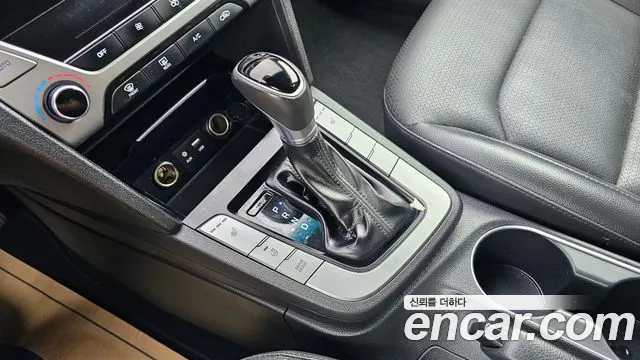 Hyundai Avante 2016 thumb 9