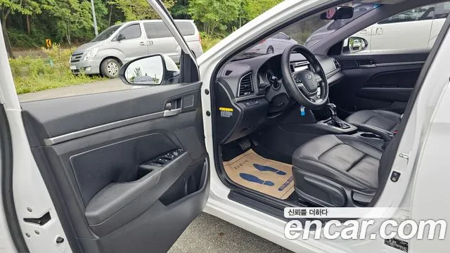 Hyundai Avante 2016 thumb 10