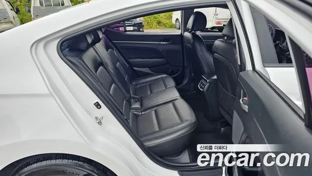 Hyundai Avante 2016 thumb 11