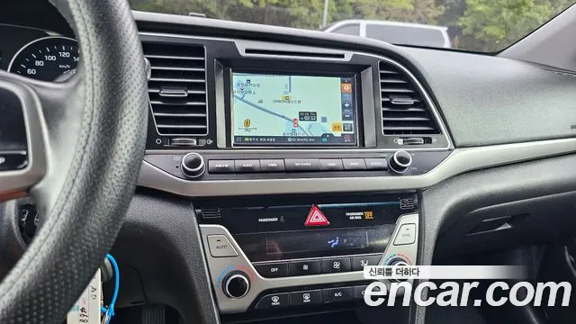 Hyundai Avante 2016 thumb 12