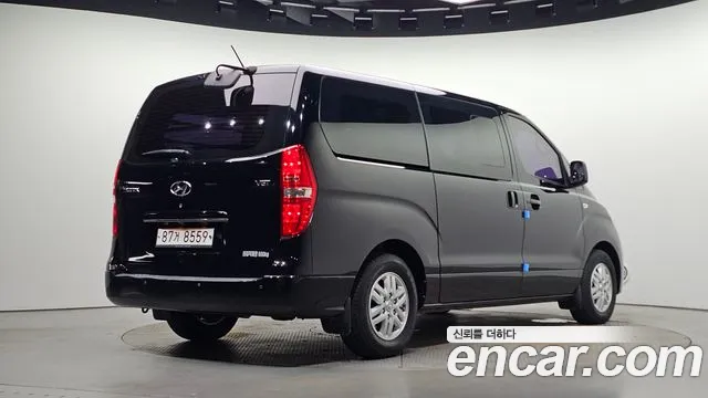 Hyundai Starex 2016 thumb 2