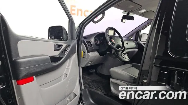 Hyundai Starex 2016 thumb 10