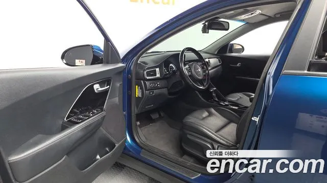 Kia Niro 2018 thumb 10