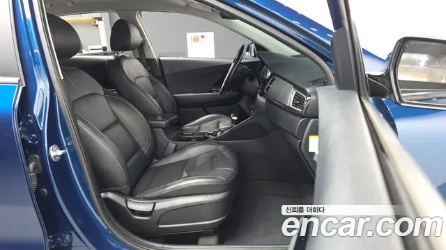 Kia Niro 2018 thumb 11