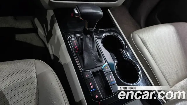 Kia Carnival 2019 thumb 9