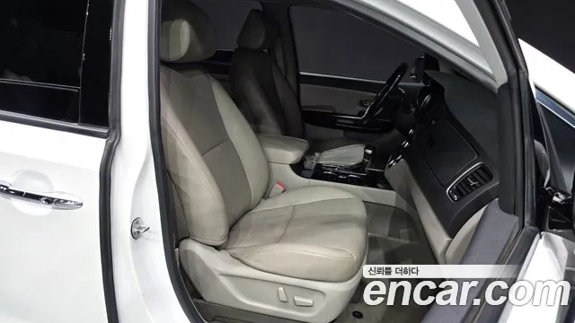Kia Carnival 2019 thumb 11