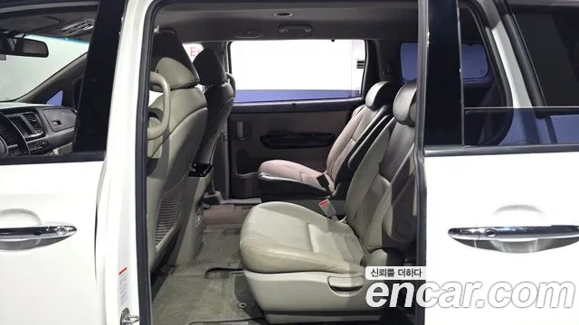 Kia Carnival 2019 thumb 12