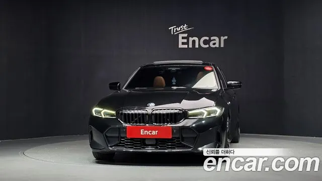 BMW 3-Series 2023 thumb 3