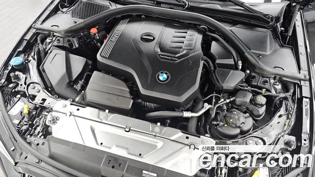 BMW 3-Series 2023 thumb 6