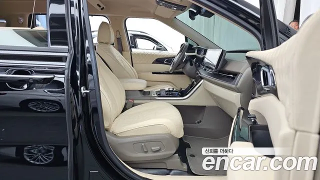 Kia Carnival 2021 thumb 11