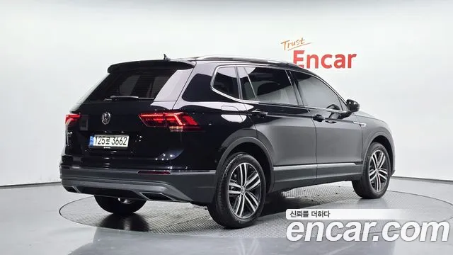 Volkswagen Tiguan 2020 thumb 2