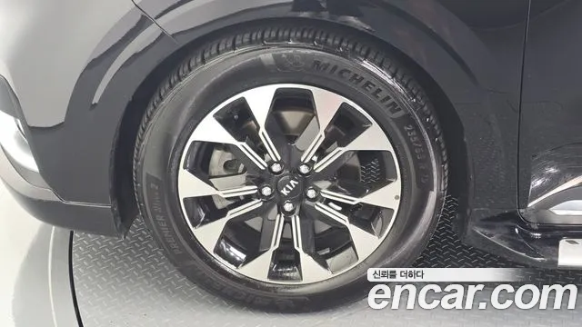 Kia Carnival 2021 thumb 4