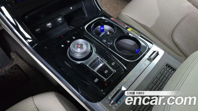 Kia Carnival 2021 thumb 8