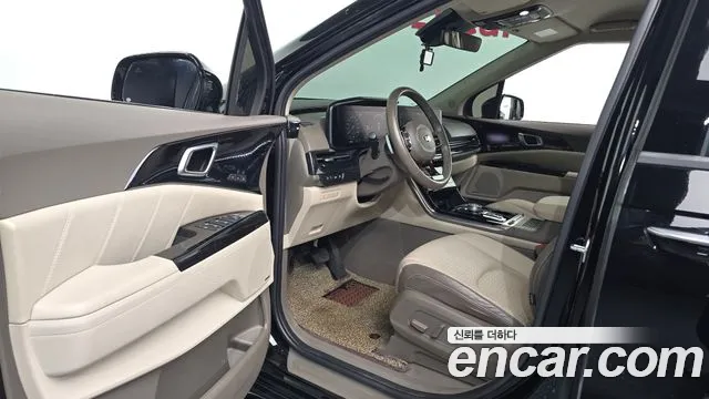 Kia Carnival 2021 thumb 9
