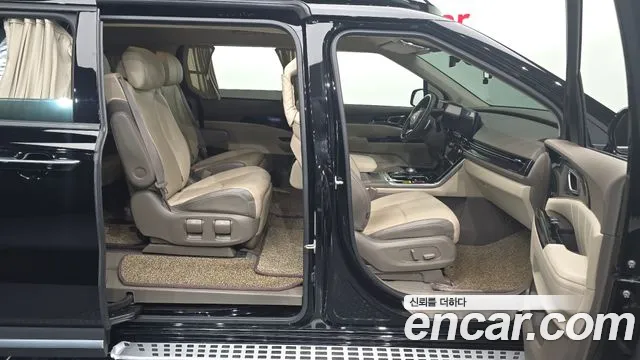 Kia Carnival 2021 thumb 12