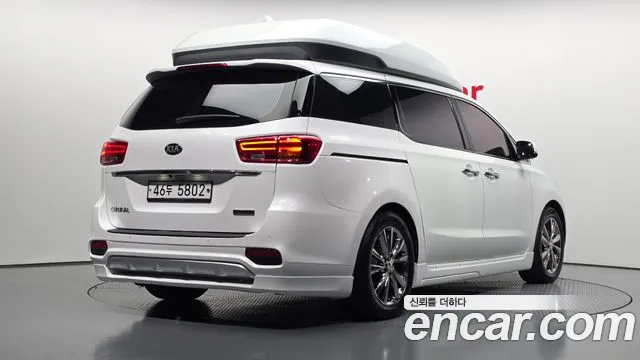 Kia Carnival 2019 thumb 2