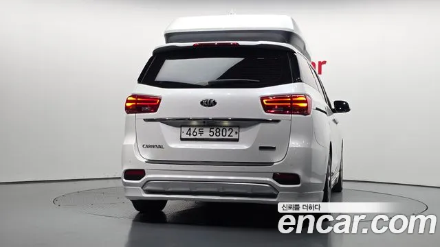 Kia Carnival 2019 thumb 4