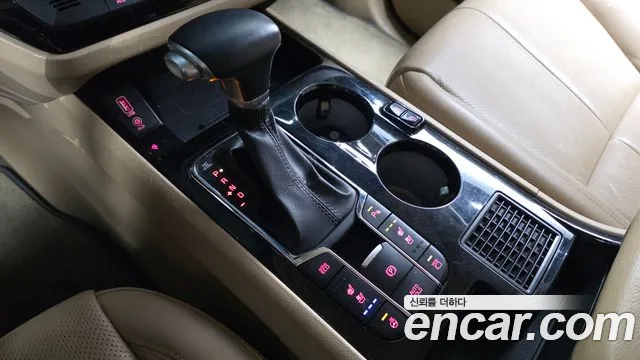 Kia Carnival 2019 thumb 9