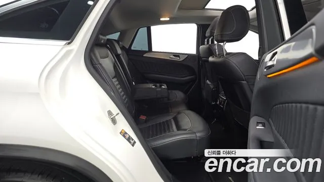 Mercedes-Benz GLE 2018 thumb 11