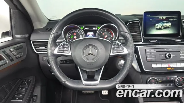 Mercedes-Benz GLE 2018 thumb 12