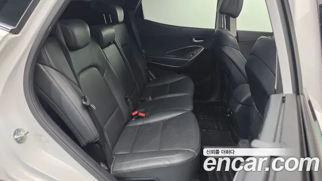 Hyundai Santa Fe 2016 thumb 12