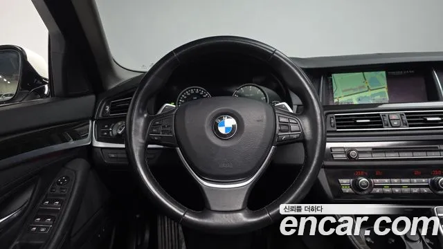 BMW 5-Series 2015 thumb 12