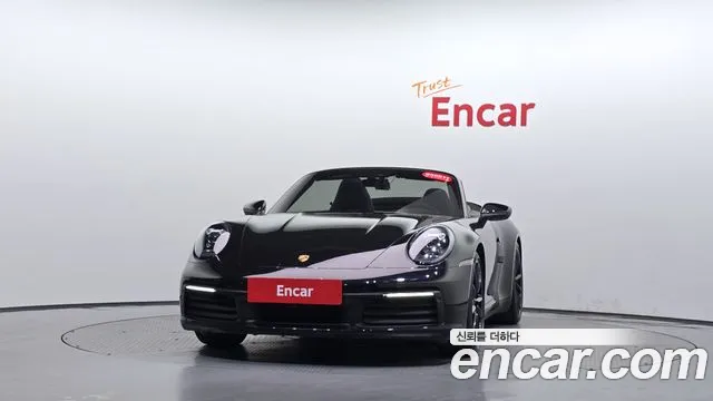 Porsche 911 2020 thumb 2