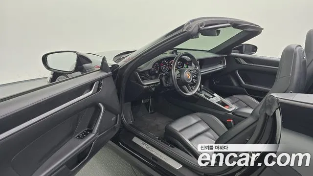 Porsche 911 2020 thumb 9