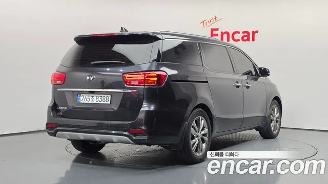 Kia Carnival 2020 thumb 2