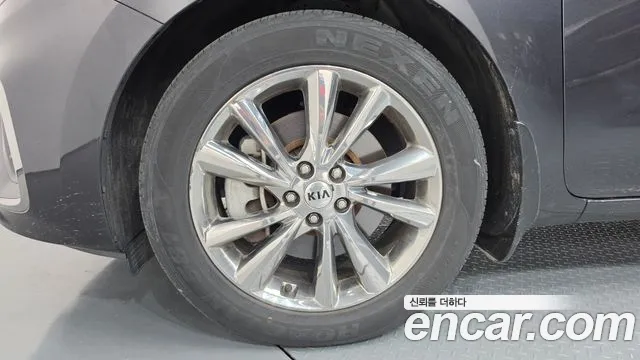Kia Carnival 2020 thumb 5