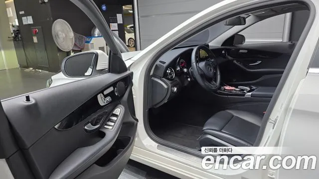 Mercedes-Benz C-Класс 2017 thumb 10